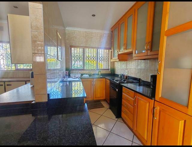 4 BEDROOM HOUSE FOR SALE IN OSLO BEACH